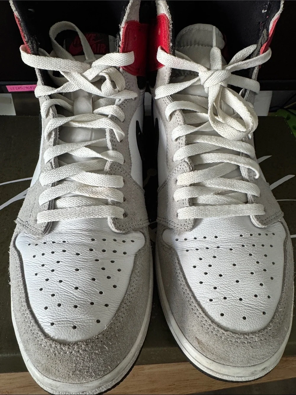 Jordan 1 Retro High Light Smoke Grey
